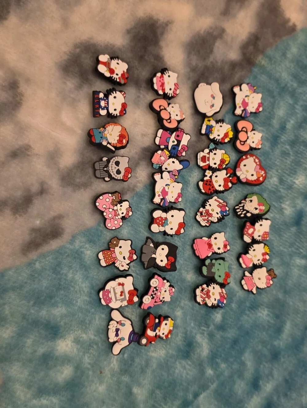 Sanrio Hello Kitty Assorted Charms - Pink, White, Red, Black, Blue
